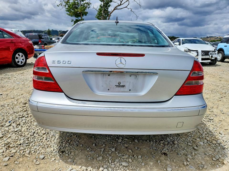51573326 :رقم المزاد ، WDBUF70J64A431443 vin ، 2004 Mercedes-benz E مزاد بيع