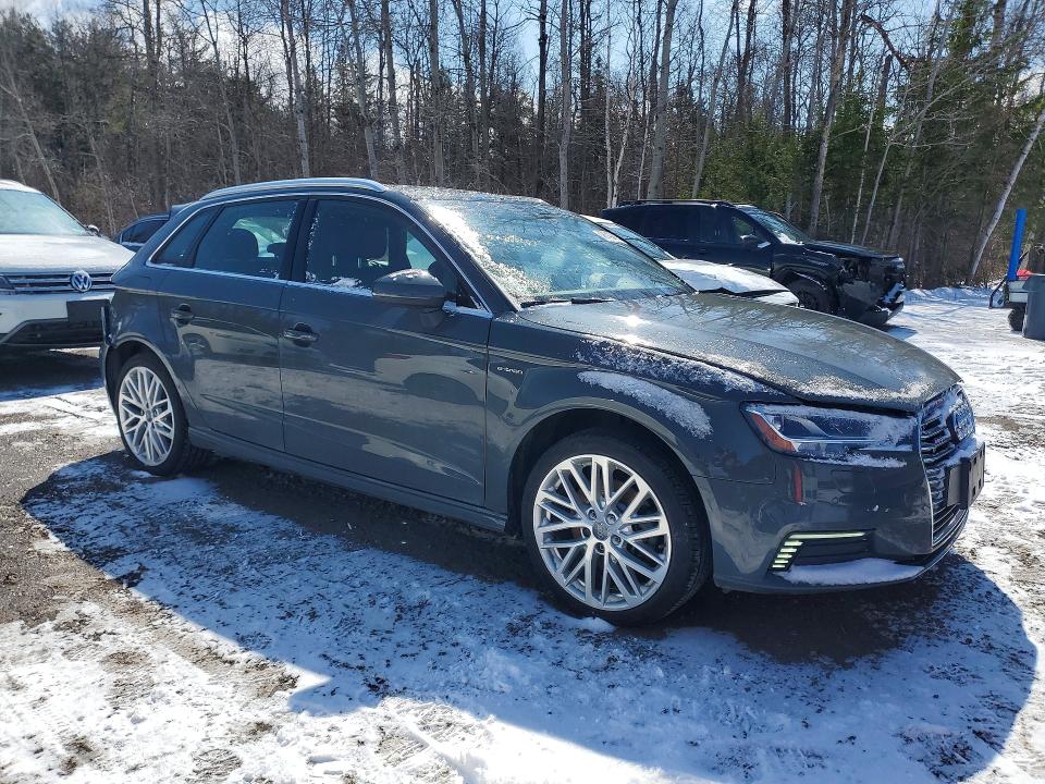 Продажа на аукционе авто 2017 Audi A3, vin: WAUSPBFF7HA146992, номер лота: 46742406