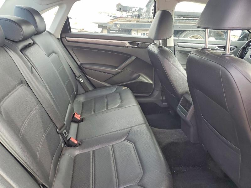 48642936 :رقم المزاد ، 1VWAT7A36GC054194 vin ، 2016 Volkswagen Passat مزاد بيع