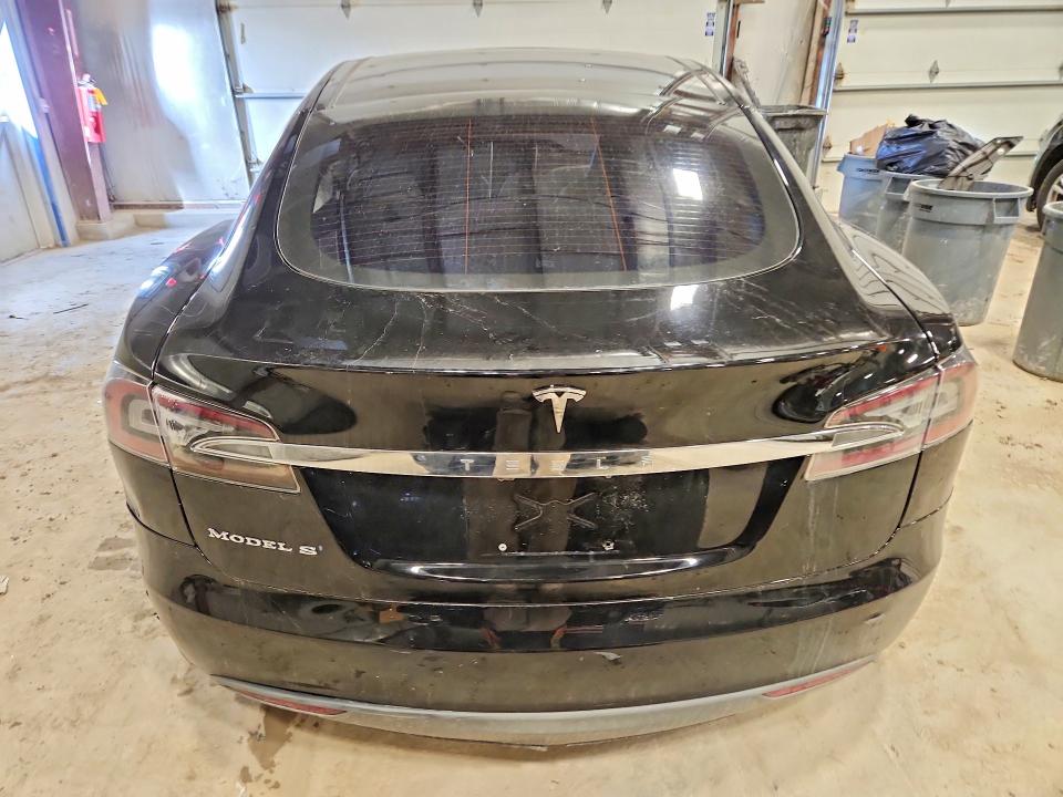 45995746 :رقم المزاد ، 5YJSA1AC3DFP11171 vin ، 2013 Tesla Model S مزاد بيع
