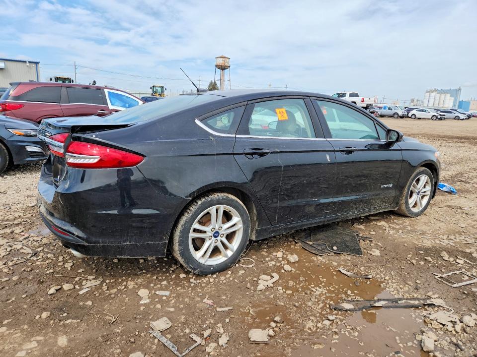 49851716 :رقم المزاد ، 3FA6P0UU3JR273668 vin ، 2018 Ford Fusion مزاد بيع