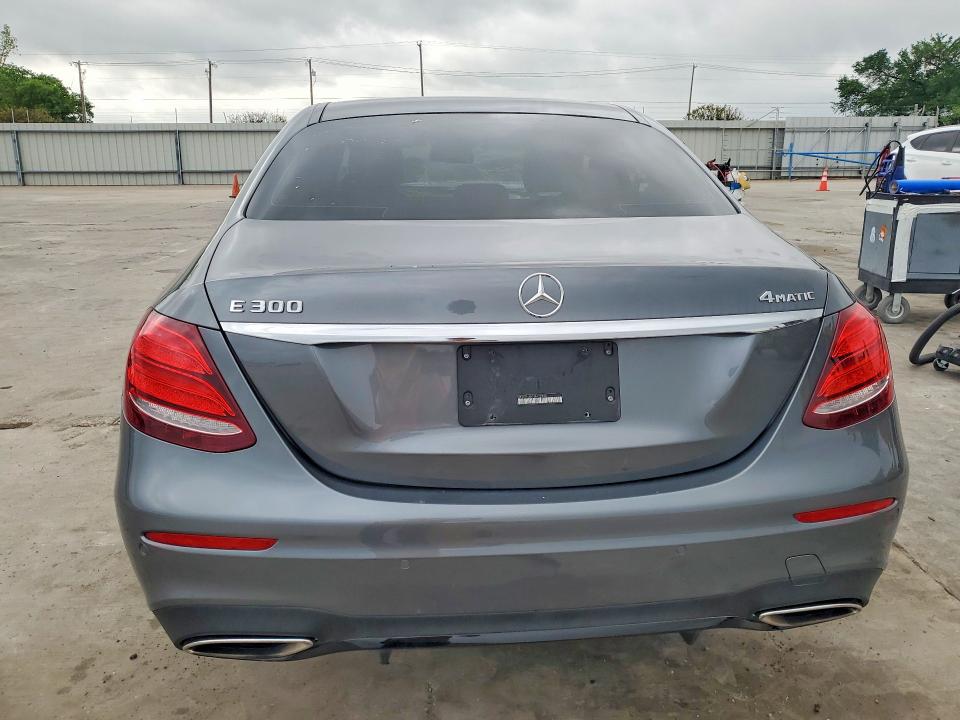48773246 :رقم المزاد ، WDDZF4KB7JA452444 vin ، 2018 Mercedes-benz E مزاد بيع