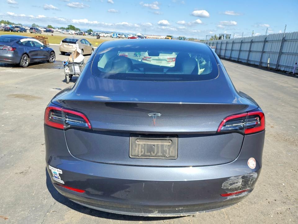 2023 Tesla Model 3 მანქანა იყიდება აუქციონზე, vin: 5YJ3E1EA4PF562937, აუქციონის ნომერი: 49686336