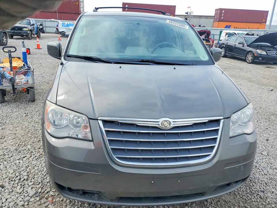 48422586 :رقم المزاد ، 2A4RR5D17AR415489 vin ، 2010 Chrysler Town & Country مزاد بيع