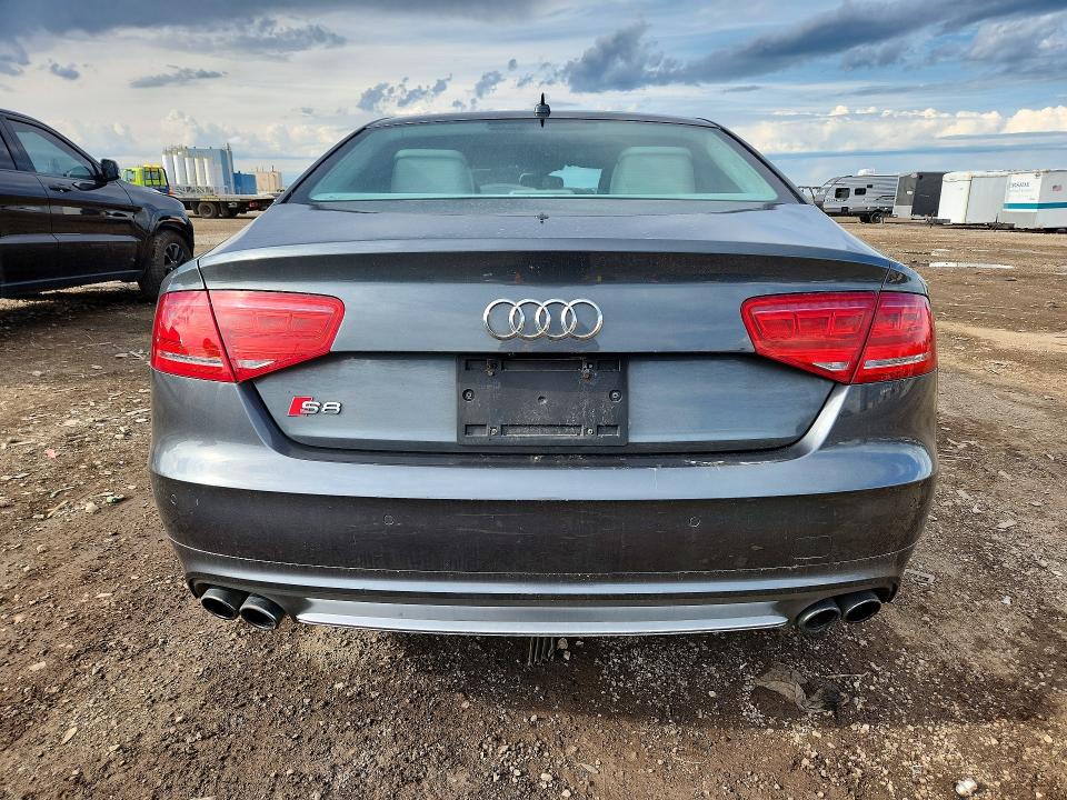 49652176 :رقم المزاد ، WAUD2AFD1EN002875 vin ، 2014 Audi S8 مزاد بيع