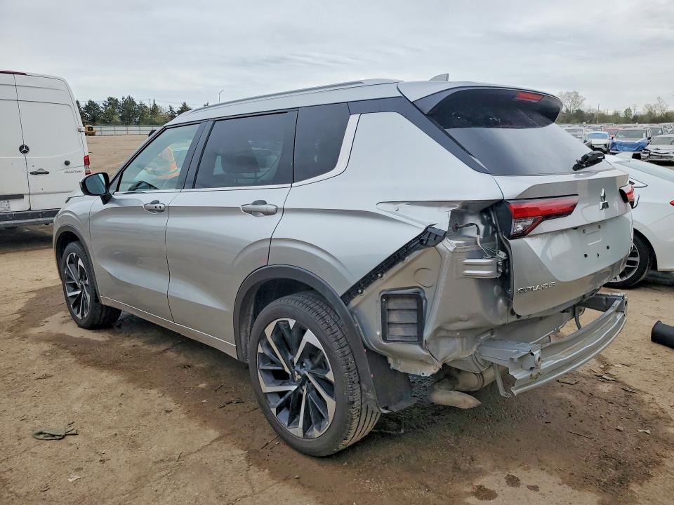 50640236 :رقم المزاد ، JA4J4VA82NZ090274 vin ، 2022 Mitsubishi Outlander مزاد بيع