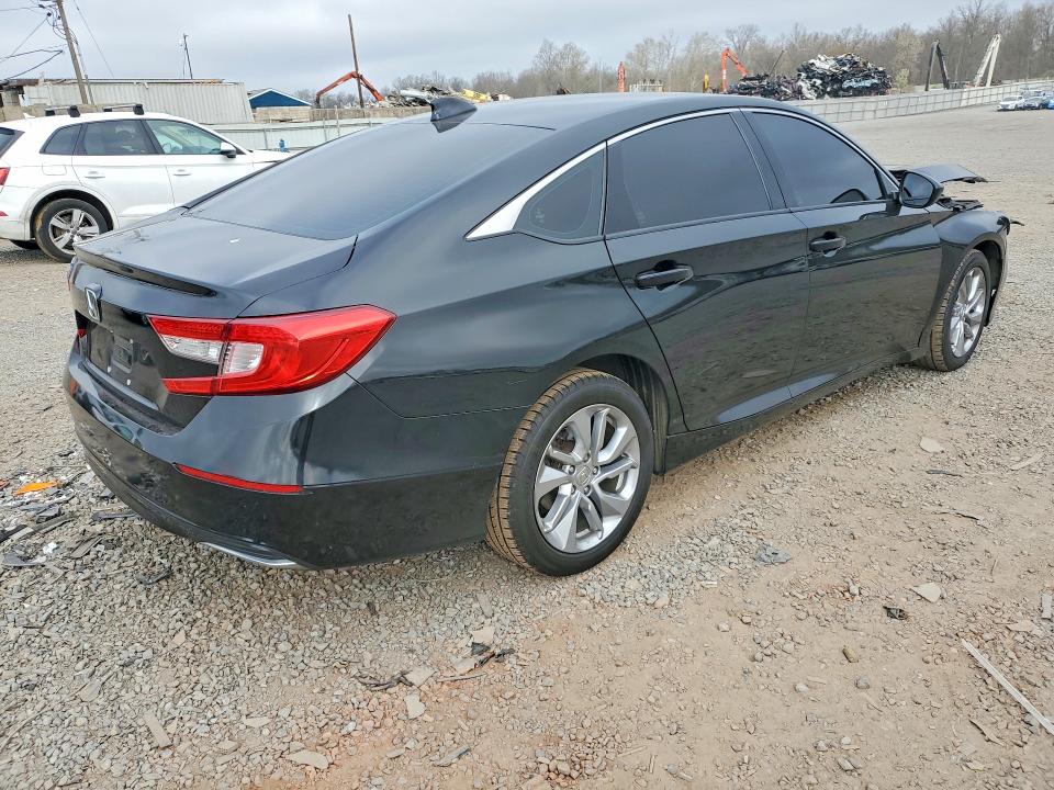 2018 Honda Accord მანქანა იყიდება აუქციონზე, vin: 1HGCV1F15JA182585, აუქციონის ნომერი: 49365326