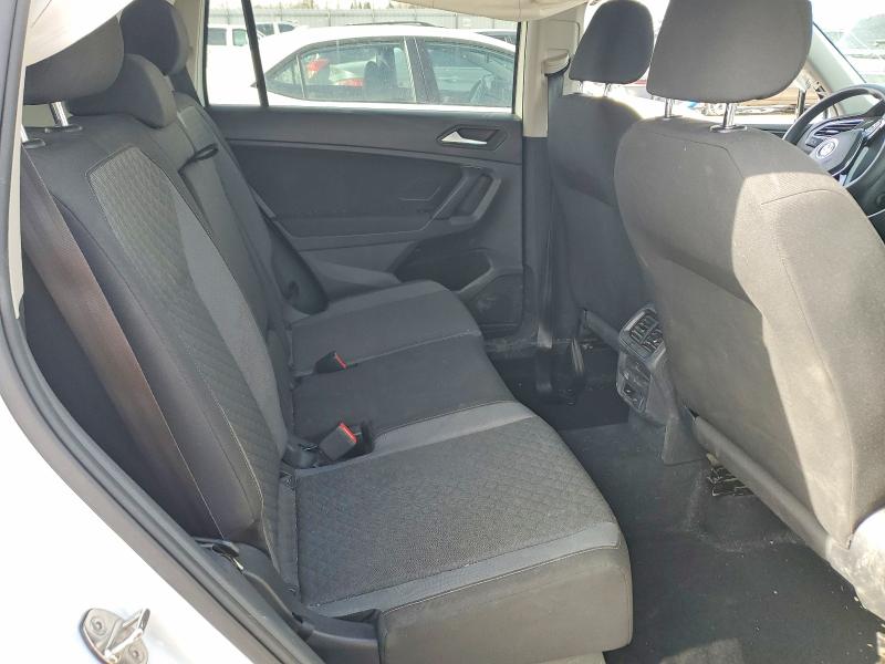 48021076 :رقم المزاد ، 3VV0B7AX5KM005498 vin ، 2019 Volkswagen Tiguan مزاد بيع