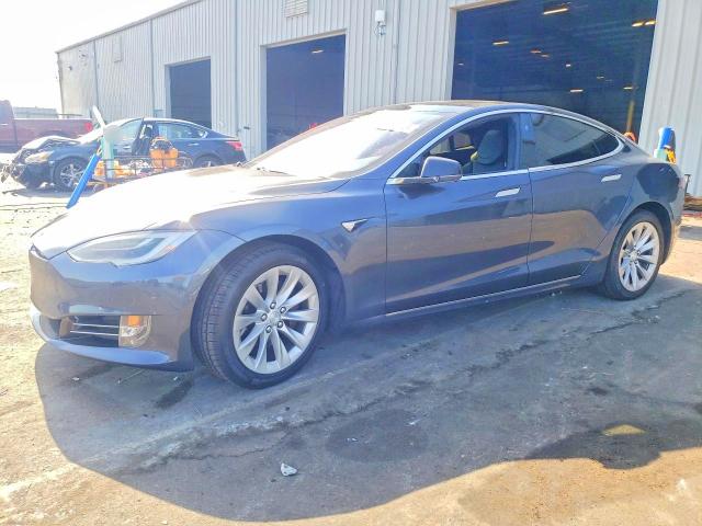 50919246 :رقم المزاد ، 5YJSA1E28JF265290 vin ، 2018 Tesla Model S مزاد بيع