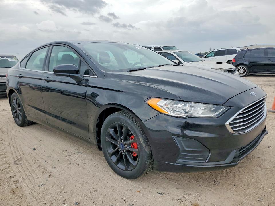 46636976 :رقم المزاد ، 3FA6P0HD9LR260260 vin ، 2020 Ford Fusion مزاد بيع