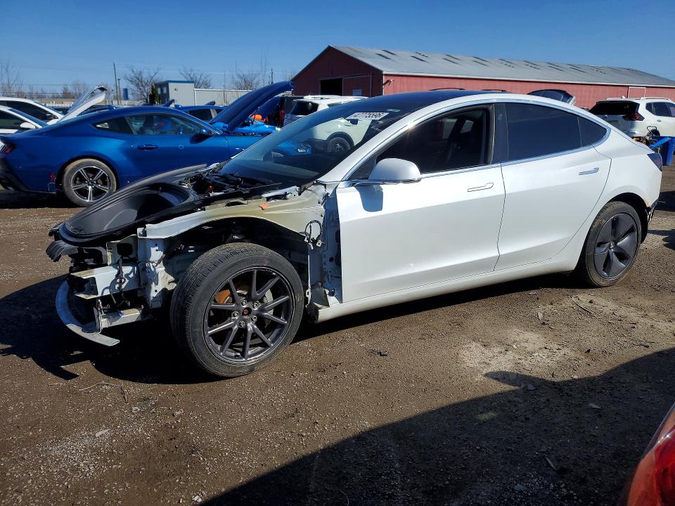 47775596 :رقم المزاد ، 5YJ3E1EB6JF107216 vin ، 2018 Tesla Model 3 مزاد بيع
