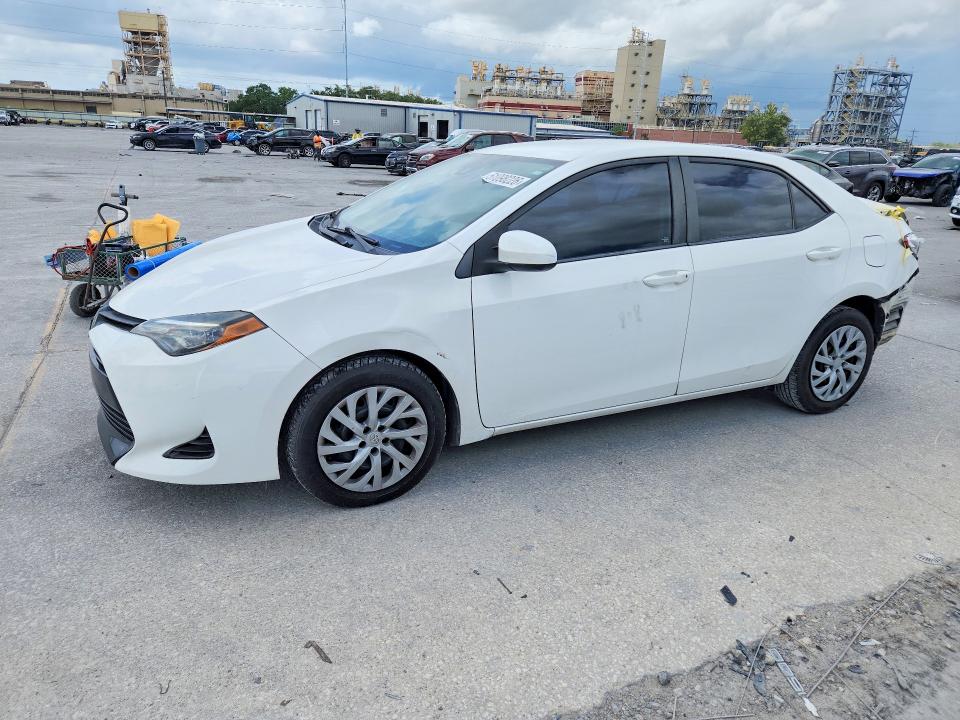 51098226 :رقم المزاد ، 2T1BURHE0HC925378 vin ، 2017 Toyota Corolla مزاد بيع