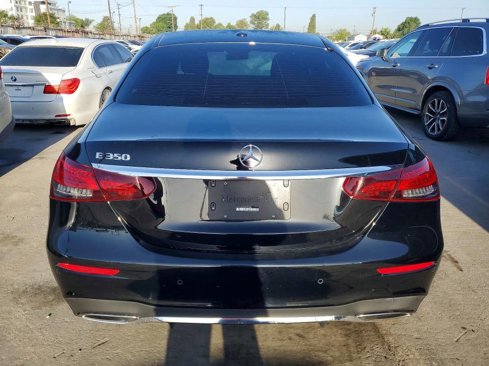 2021 Mercedes-benz E მანქანა იყიდება აუქციონზე, vin: W1KZF8DB0MA979380, აუქციონის ნომერი: 51843416
