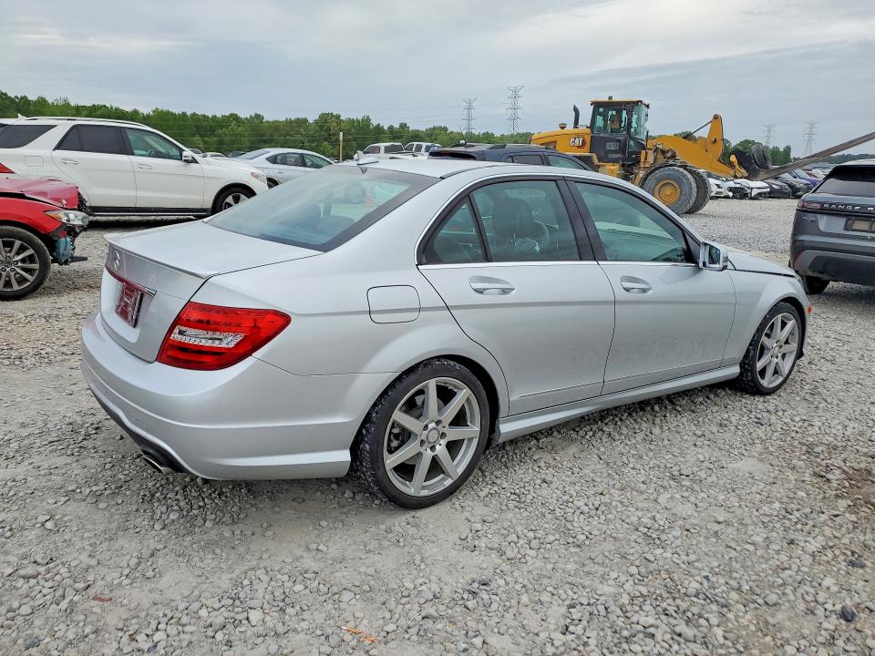 Продаж на аукціоні авто 2013 Mercedes-benz C, vin: WDDGF5HB8DA832661, номер лоту: 49781076