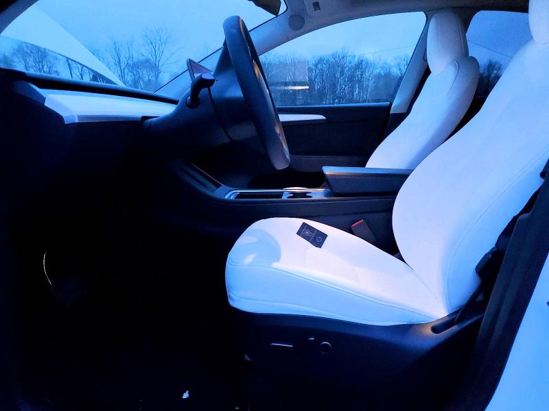 2025 Tesla Model Y მანქანა იყიდება აუქციონზე, vin: 7SAYGDED5SF255624, აუქციონის ნომერი: 47761166