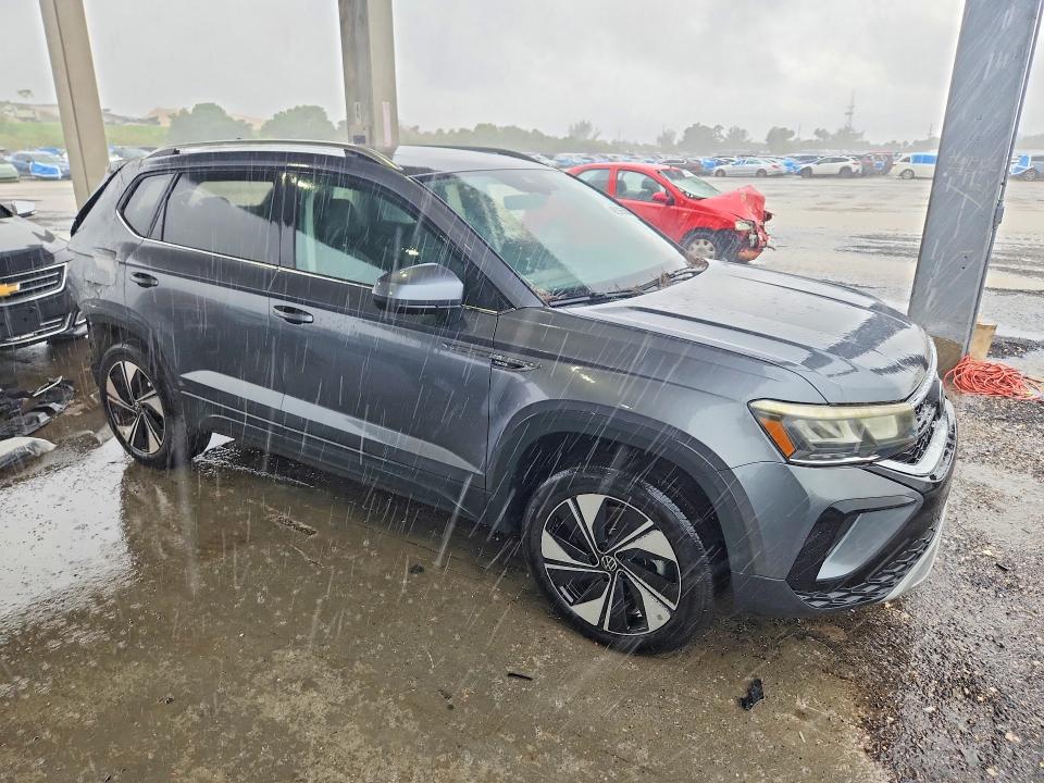 2024 Volkswagen Taos მანქანა იყიდება აუქციონზე, vin: 3VVVX7B23RM017492, აუქციონის ნომერი: 49206506