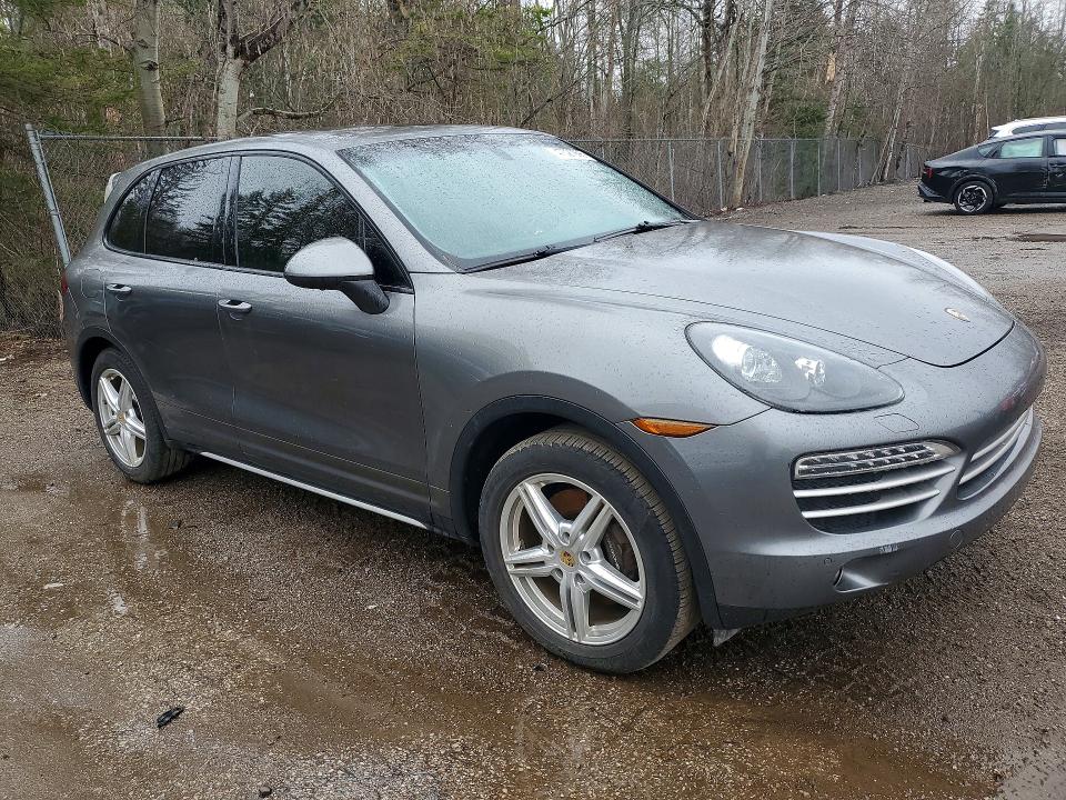 47027996 :رقم المزاد ، WP1AA2A25ELA90344 vin ، 2014 Porsche Cayenne مزاد بيع