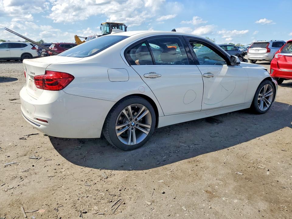 50138686 :رقم المزاد ، WBA8D9G34HNU62052 vin ، 2017 Bmw 330 مزاد بيع