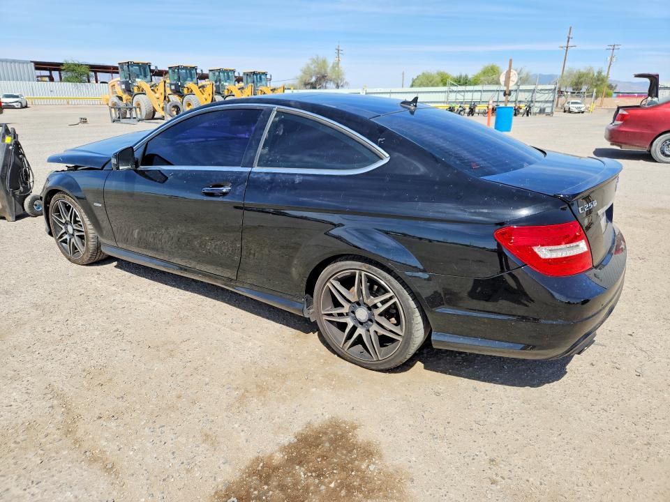 50514346 :رقم المزاد ، WDDGJ4HB4EG182573 vin ، 2014 Mercedes-benz C مزاد بيع