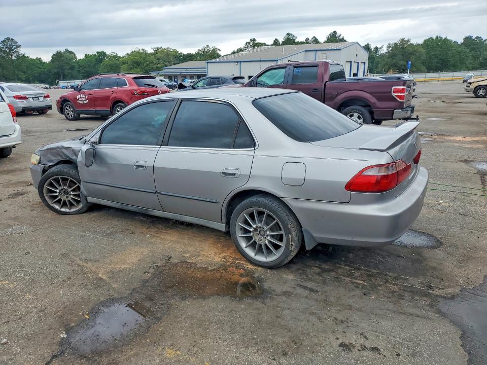 1999 Honda Accord მანქანა იყიდება აუქციონზე, vin: 1HGCG564XXA071017, აუქციონის ნომერი: 52050106