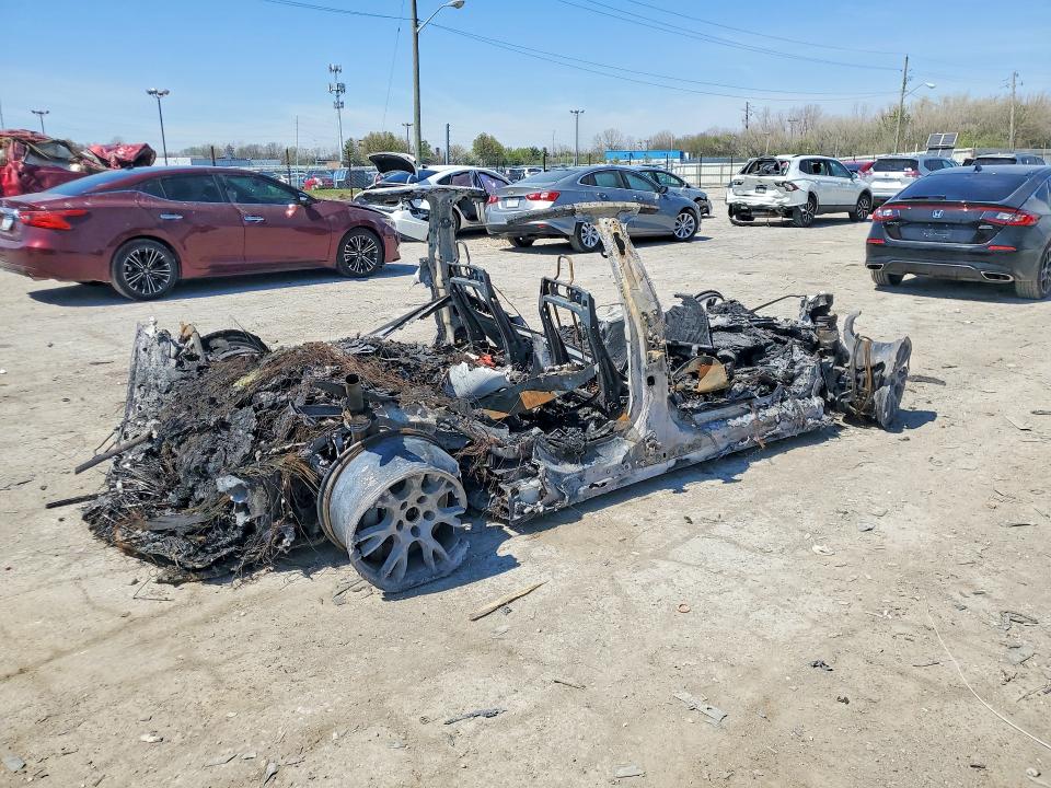 Продажа на аукционе авто 2023 Tesla Model S, vin: 5YJSA1E69PF525045, номер лота: 49135356
