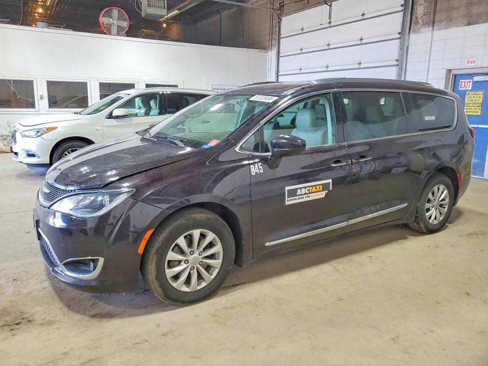 51333456 :رقم المزاد ، 2C4RC1BG8KR588141 vin ، 2019 Chrysler Pacifica مزاد بيع
