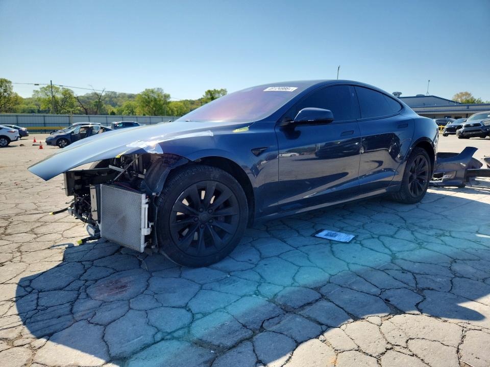 49124986 :رقم المزاد ، 5YJSA1E21HF221402 vin ، 2017 Tesla Model S مزاد بيع