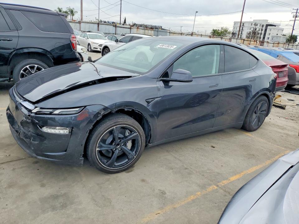 49613826 :رقم المزاد ، 7SAYGDED1TF537387 vin ، 2026 Tesla Model Y مزاد بيع