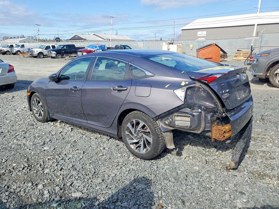 50445266 :رقم المزاد ، 2HGFC2F62JH017793 vin ، 2018 Honda Civic Se 4dr مزاد بيع