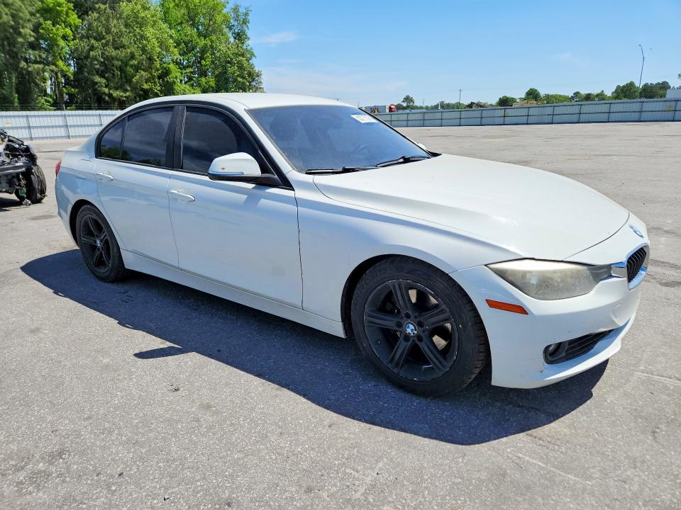 50777376 :رقم المزاد ، WBA3C1C57EK116273 vin ، 2014 Bmw 328 مزاد بيع