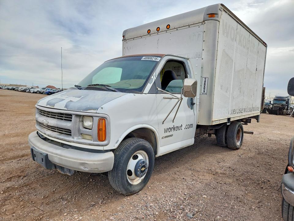 48908216 :رقم المزاد ، 1GBHG31R621236442 vin ، 2002 Chev Express G3500 مزاد بيع