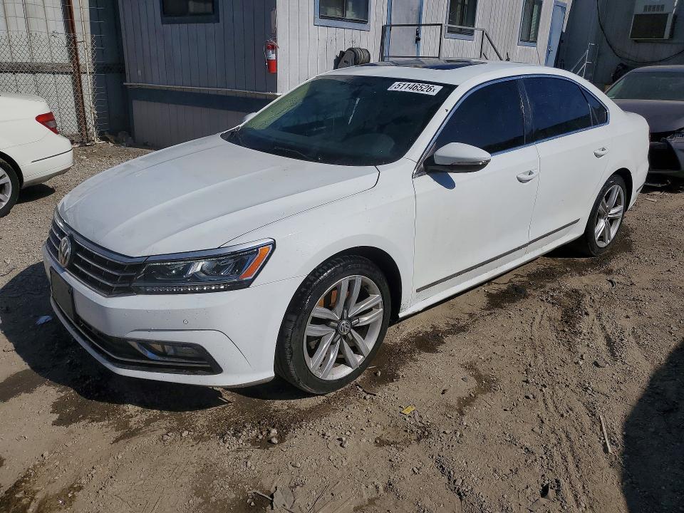 51146526 :رقم المزاد ، 1VWGT7A30HC048404 vin ، 2017 Volkswagen Passat مزاد بيع