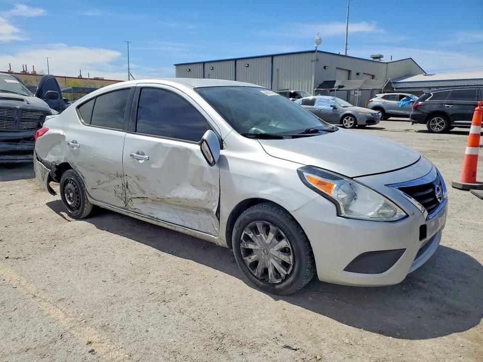 48914476 :رقم المزاد ، 3N1CN7AP1JK431883 vin ، 2018 Nissan Versa مزاد بيع