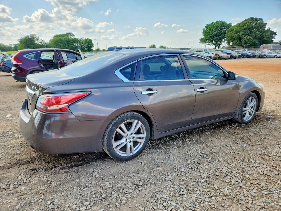 50450806 :رقم المزاد ، 1N4BL3AP7FC132506 vin ، 2015 Nissan Altima مزاد بيع
