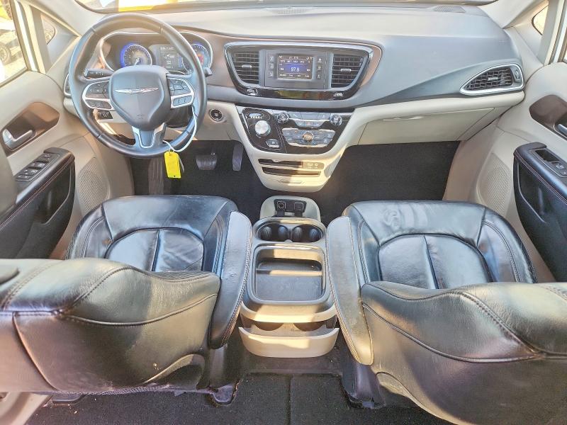 50892366 :رقم المزاد ، 2C4RC1BG8HR613113 vin ، 2017 Chrysler Pacifica مزاد بيع