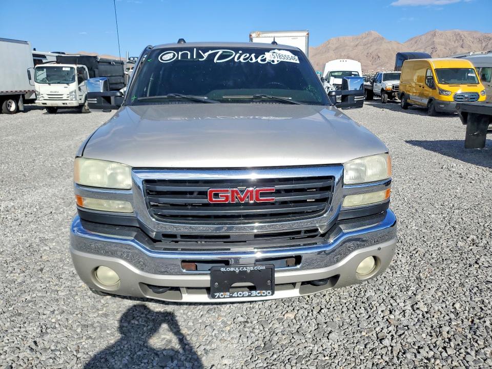 2005 Gmc Sierra მანქანა იყიდება აუქციონზე, vin: 1GTHC23205F879006, აუქციონის ნომერი: 51855546