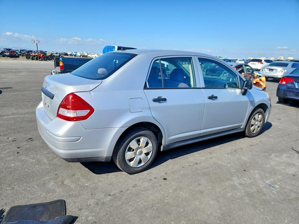 51019746 :رقم المزاد ، 3N1CC1AP3AL402513 vin ، 2010 Nissan Versa مزاد بيع