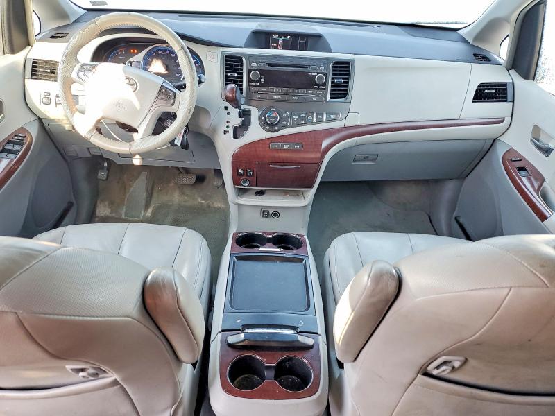 48188066 :رقم المزاد ، 5TDYK3DC7BS173713 vin ، 2011 Toyota Sienna-v6 مزاد بيع