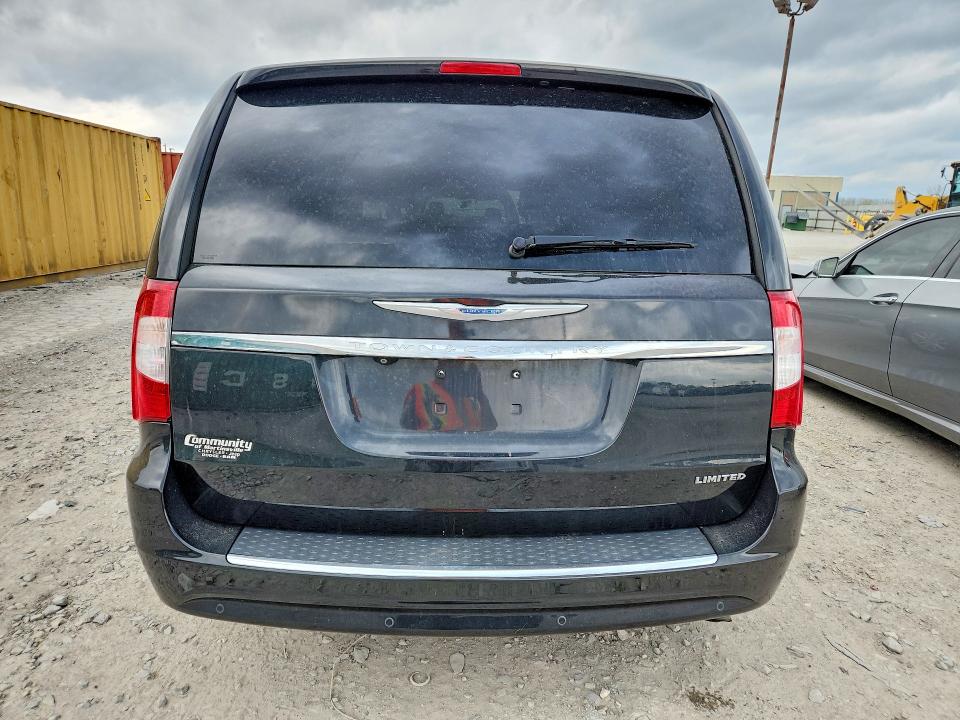 49724526 :رقم المزاد ، 2C4RC1GGXFR655692 vin ، 2015 Chrysler Town & Country مزاد بيع