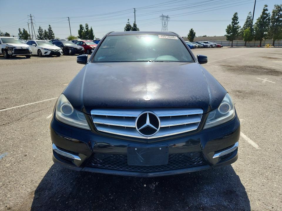 Продажа на аукционе авто 2012 Mercedes-benz C, vin: WDDGF4HB3CR211161, номер лота: 49918046