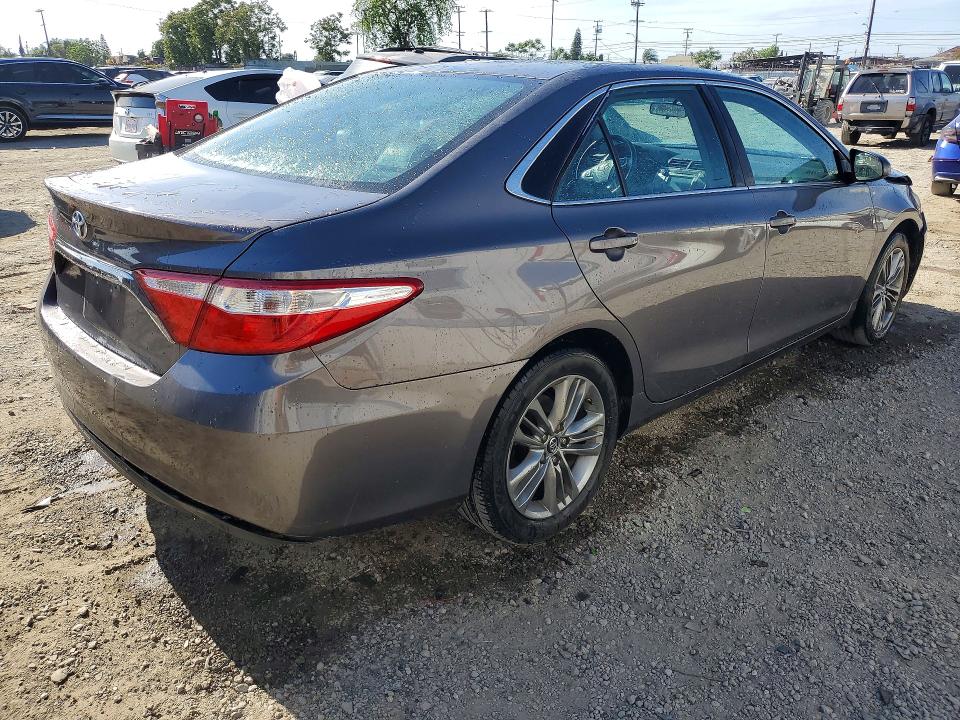 50988526 :رقم المزاد ، 4T1BF1FK7GU202399 vin ، 2016 Toyota Camry مزاد بيع