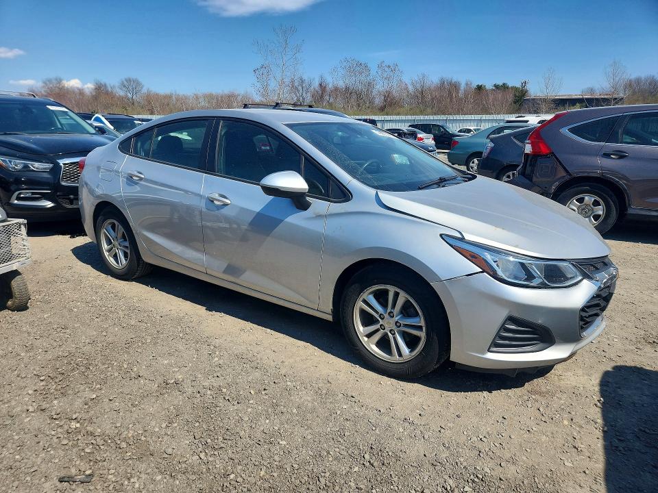 49750776 :رقم المزاد ، 1G1BC5SM1K7122754 vin ، 2019 Chevrolet Cruze مزاد بيع