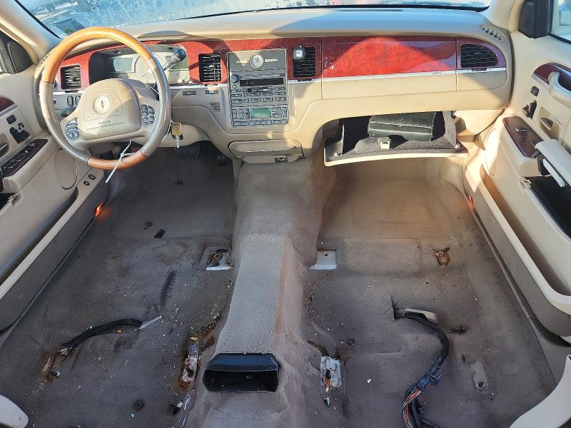 Продаж на аукціоні авто 2004 Lincoln Town Car, vin: 1LNHM83W34Y654225, номер лоту: 49826686