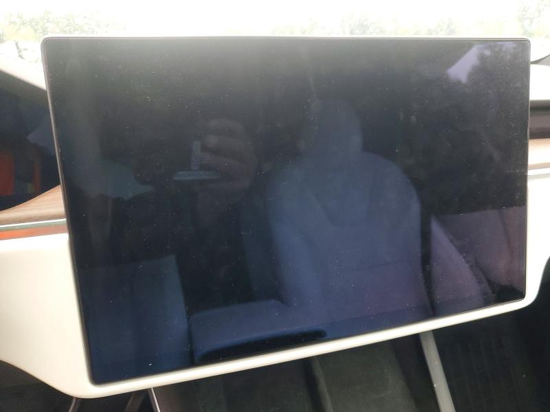 49923946 :رقم المزاد ، 5YJXCBE58MF326805 vin ، 2021 Tesla Model X مزاد بيع