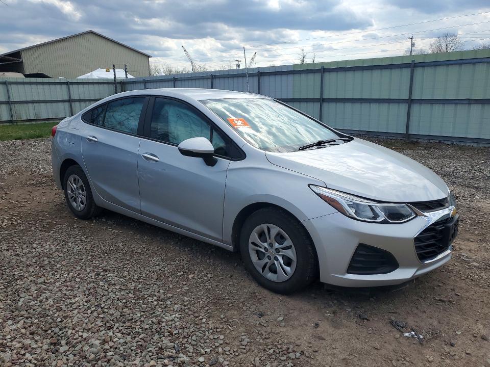 50826356 :رقم المزاد ، 1G1BC5SM8K7132665 vin ، 2019 Chevrolet Cruze مزاد بيع