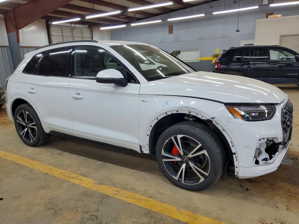 48941346 :رقم المزاد ، WA1EAAFY9S2051780 vin ، 2025 Audi Q5 مزاد بيع