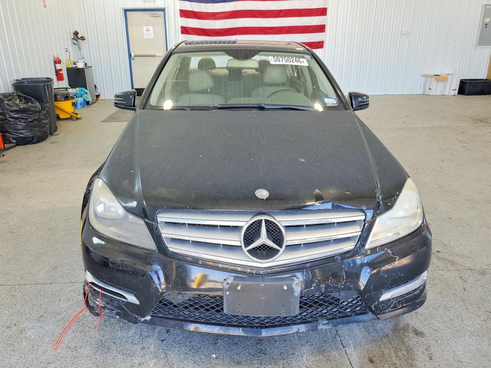 2012 Mercedes-benz C მანქანა იყიდება აუქციონზე, vin: WDDGF4HB0CR234736, აუქციონის ნომერი: 50750246