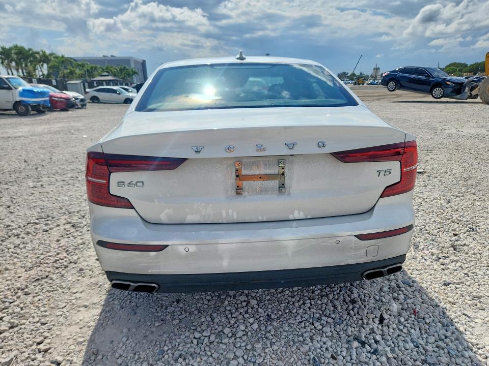 51583956 :رقم المزاد ، 7JR102FK4KG015394 vin ، 2019 Volvo S60 مزاد بيع