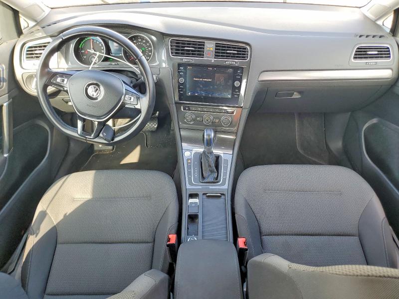 52075906 :رقم المزاد ، WVWKR7AU9JW907241 vin ، 2018 Volkswagen E-golf مزاد بيع
