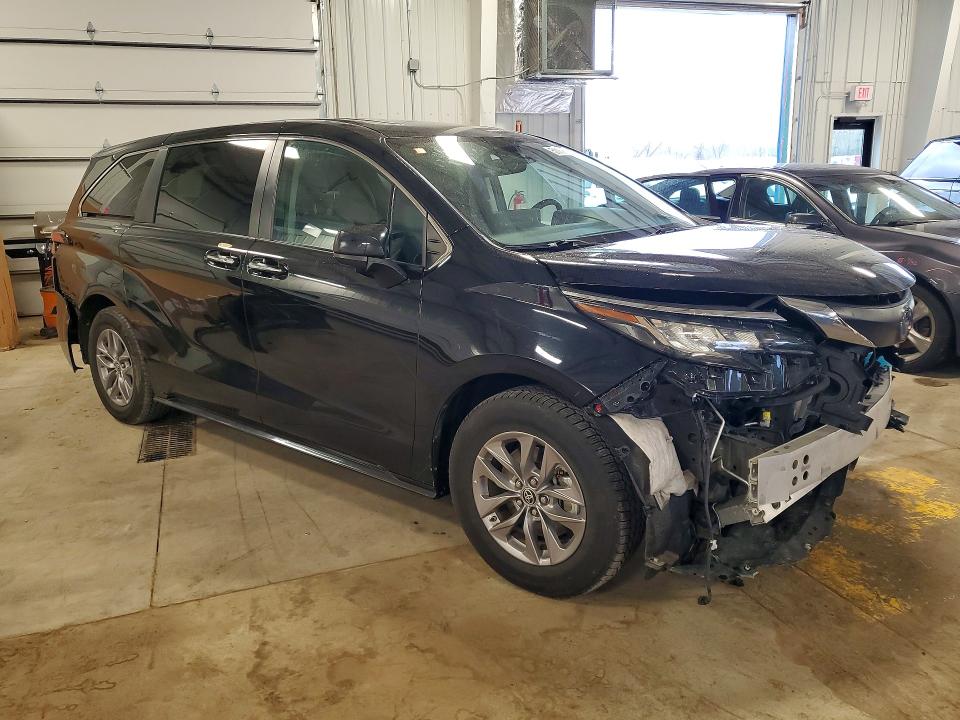 51158796 :رقم المزاد ، 5TDYRKEC2NS100497 vin ، 2022 Toyota Sienna مزاد بيع